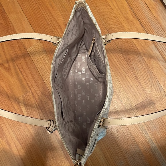 Michael Kors Tote - Picture 2 of 4